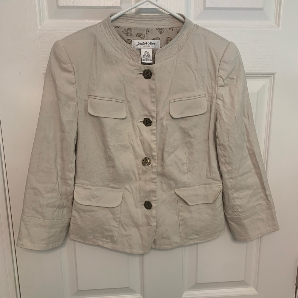 Judith Hart Cream Suit Jacket with Lightweight Linen Blend. 6 P